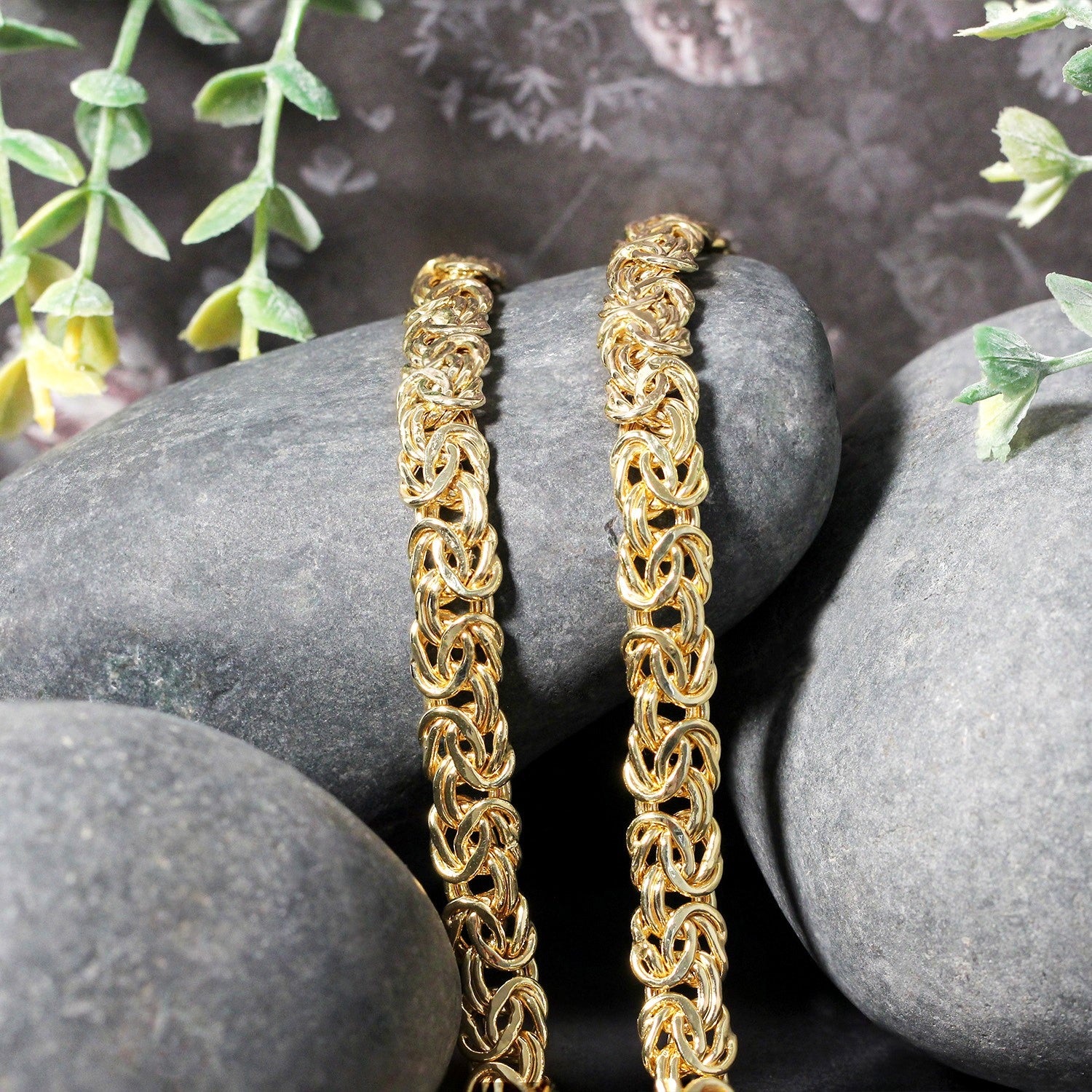 14k Yellow Gold Byzantine Motif Chain Necklace - Lindove
